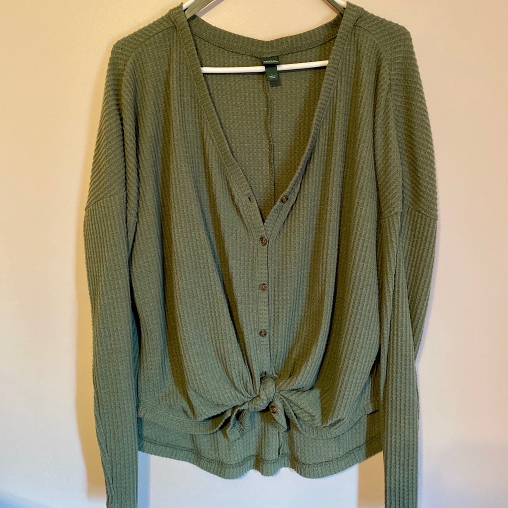 Wild Fable Size Large Thermal Henley Tie Front